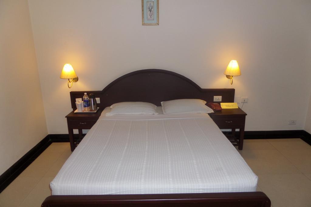 Hotel Elegance Kāladi Zimmer foto