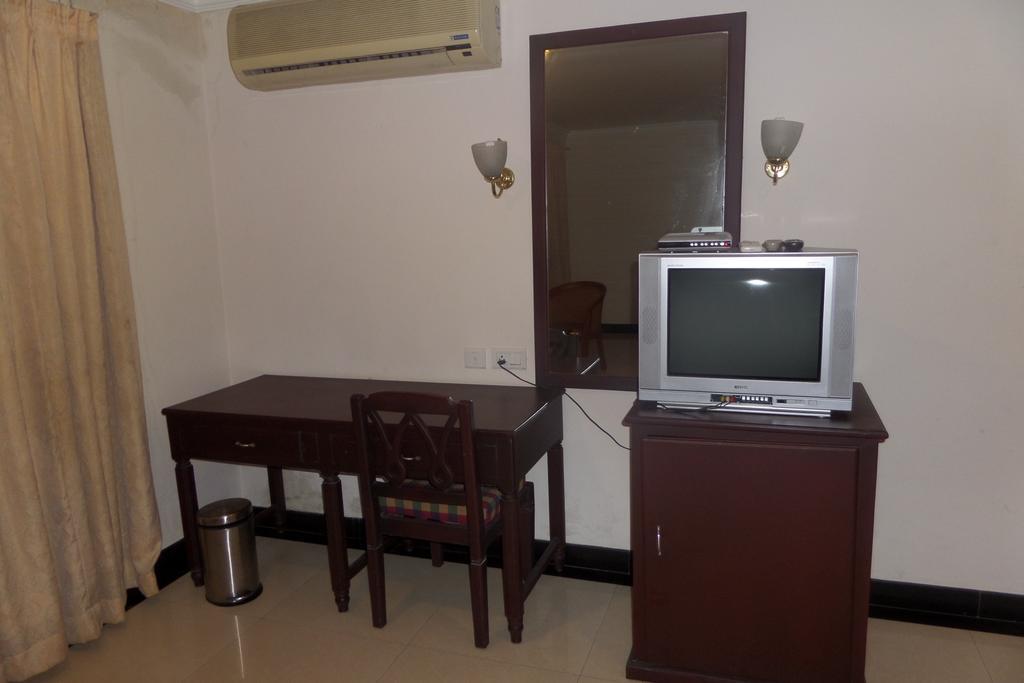 Hotel Elegance Kāladi Zimmer foto